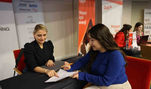İzmir Ekonomili gençler, 37 firma ile buluştu