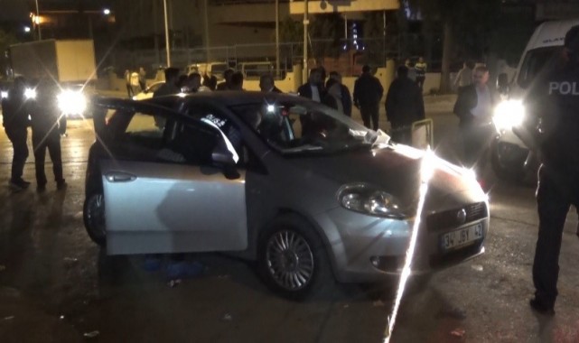 İzmir'de 15 yaşındaki sürücünün karıştığı kaza anı kameraya yansıdı