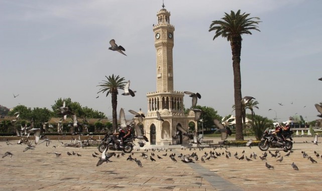 İzmir'de bayram havası