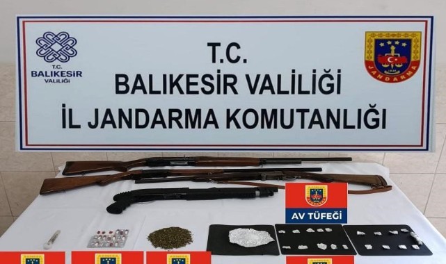   Jandarmadan 23 şahsa organize suç operasyonu  