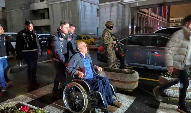 Kırmızı bültenle aranan uyuşturucu baronu Ürfi Çetinkaya ile 5 suç örgütü üyesi İstanbul Emniyet Müdürlüğüne getirildi
