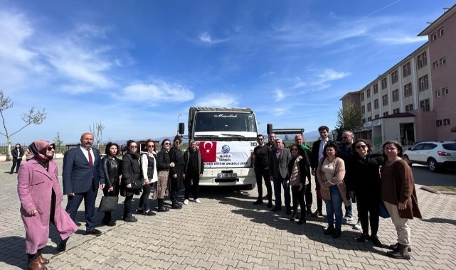 Liselilerden depremzedeler için 10 ton gıda yardımı