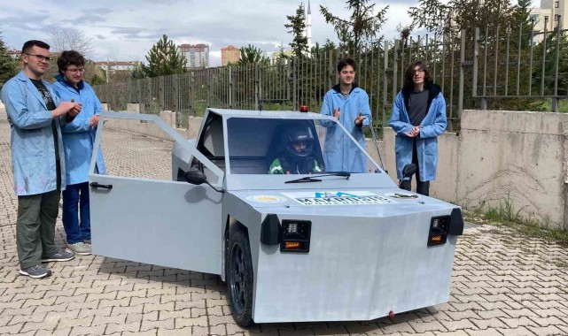 Liselilerin ürettiği elektrikli araç "Evcar V2" TEKNOFEST'te yarışacak