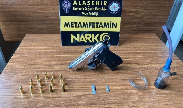 Manisa'da 2 ilçede uyuşturucu operasyonu 