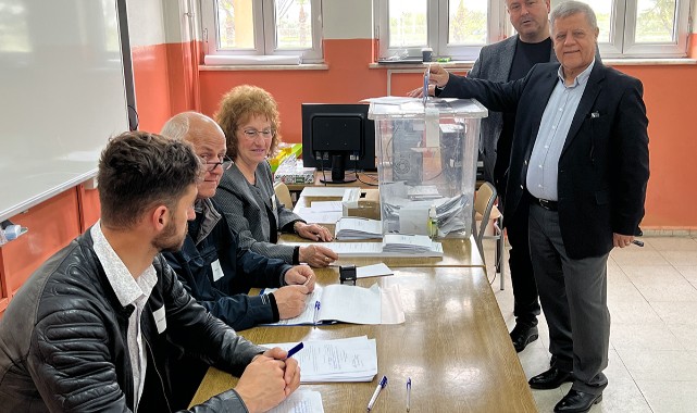 Manisa'da çifte vatandaşlar sandık başında