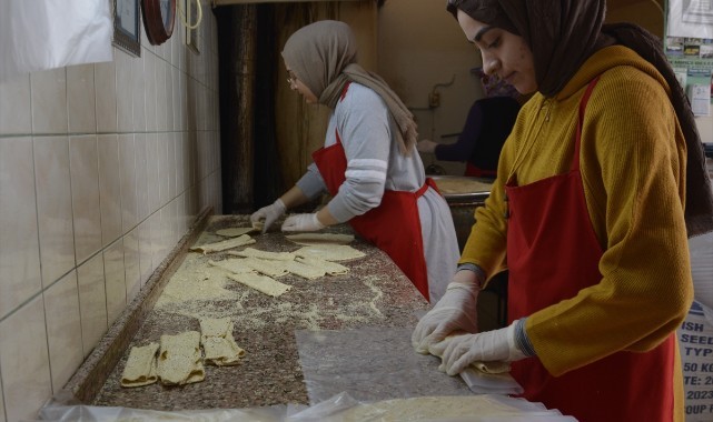 Manisa Demirci'de ramazanın asırlık geleneği: Susamlı helva