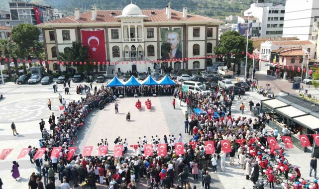 Manisa'da 23 Nisan coşkusu