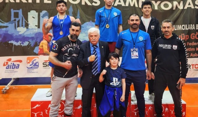 Manisalı boksör Türkiye ikincisi oldu