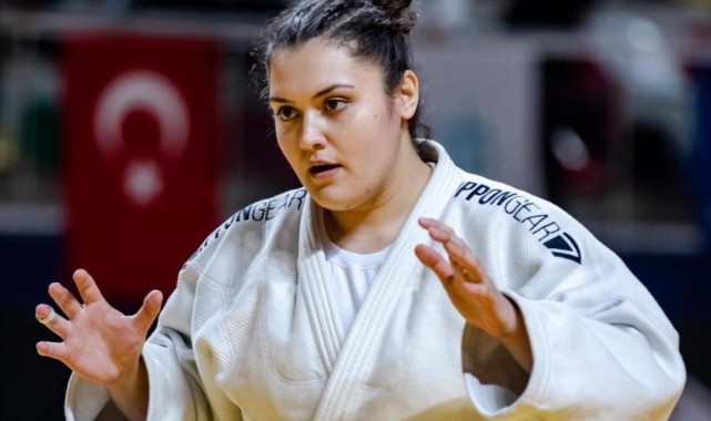 Manisalı Duygu Dirgen, Fransız'ı devirdi, altın madalyayı kaptı