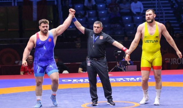 Rıza Kayaalp finalde
