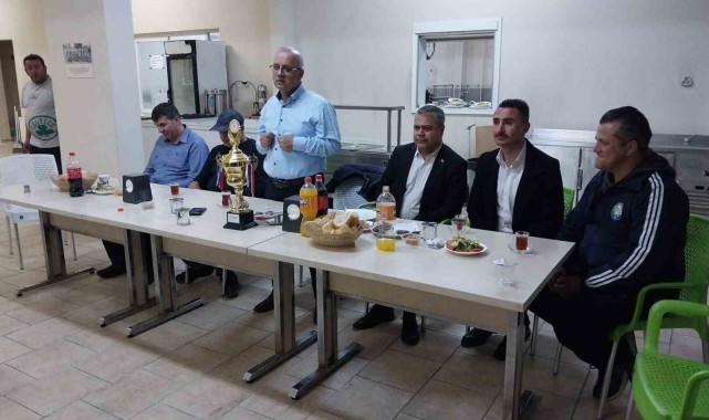 Salihli Belediye Başkanı Kayda, genç şampiyonları ağırladı