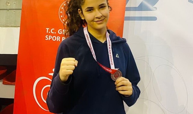 Salihlili Nisrem Uçar, kick boksta Türkiye ikincisi oldu