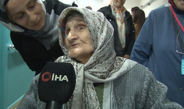 114 yaşında sandığa giderek oy kullandı