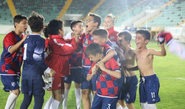 AKHİSAR BELEDİYESİ’NİN ‘ÇAĞLAK FESTİVALİ’, FUTBOL TURNUVASIYLA SONA ERDİ 