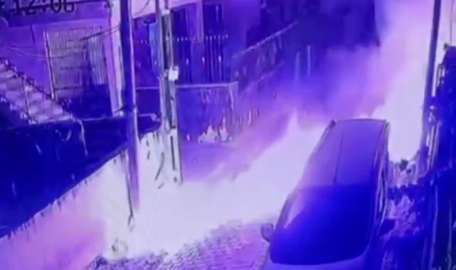 Alacağını alamadı evin önüne el yapımı bomba attı  