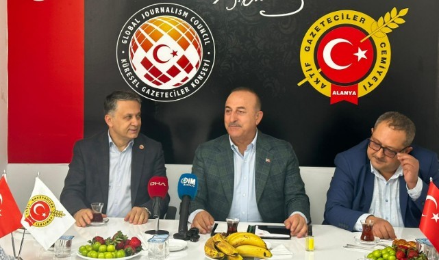 Bakan Çavuşoğlu'ndan KGK'ya "Kamu Diplomasisi" teşekkürü