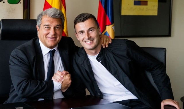 Barcelona, Inaki Pena'nın sözleşmesini 2026 yılına kadar uzattı   