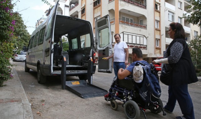 Buca’da engelli vatandaşlara seçim günü ulaşım desteği