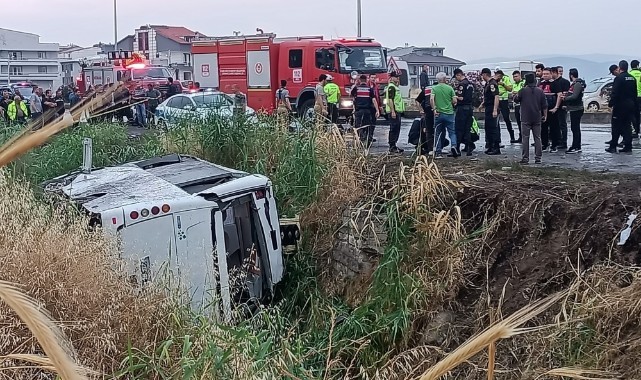 Cezaevi nakil aracı şarampole devrildi: 9’u jandarma personeli 10 yaralı   Yaralıların 5’inin durumu ağır 