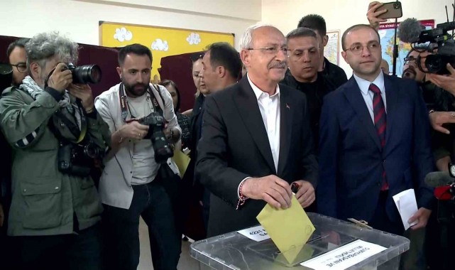 Cumhurbaşkanı adayı Kılıçdaroğlu oyunu kullandı