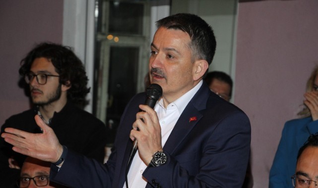 Eski bakan Pakdemirli Kula'da temaslarda bulundu  