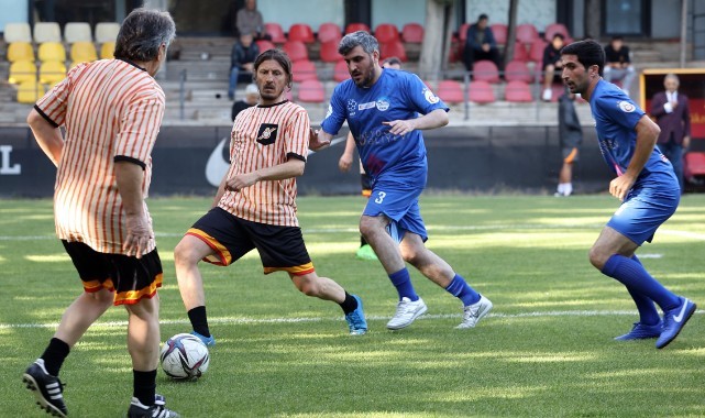 Galatasaray veteranları ile Azerbaycanlı spor yazarları dostluk maçında karşılaştı   