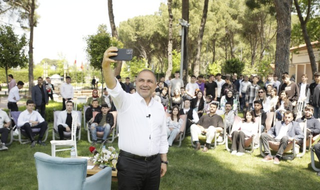 Gençler, sorularıyla Ali Uçak'ı terletti
