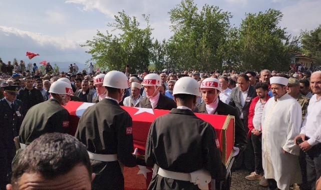 Hatay şehidini uğurladı 