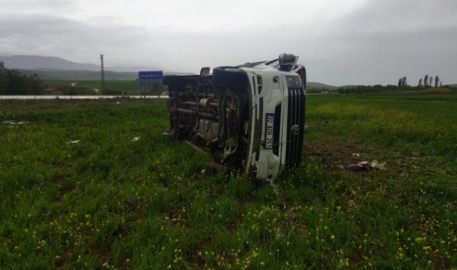 Isparta'da minibüs devrildi: 1 ölü, 5 yaralı 