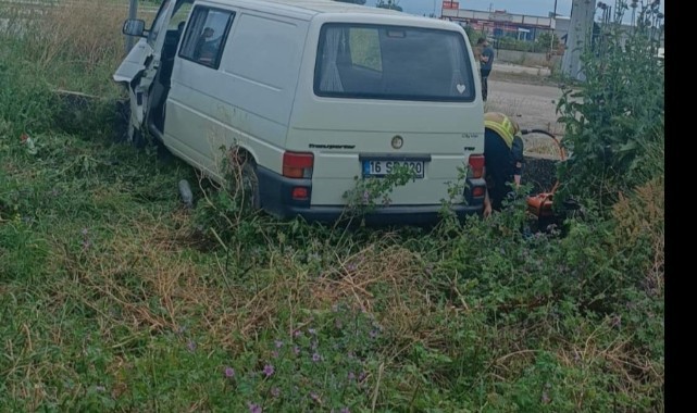 Karacabey'de kamyonet şarampole düştü: 1 ölü, 2 yaralı   
