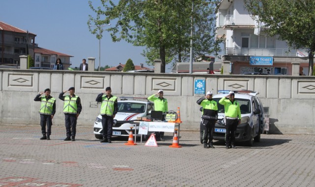 Kula'da trafik haftası kutlandı 