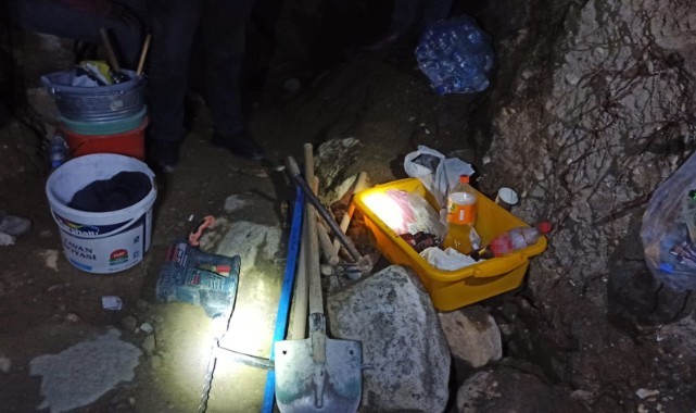 Manisa'da Kaçak kazı yaparken suçüstü yakalandılar 