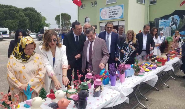Manisa'nın ilk köy yaşam merkezinde yıl sonu sergisi açıldı