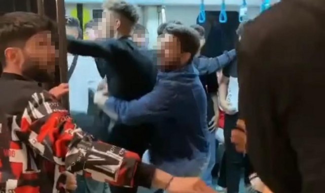 Marmaray'da tekmeli yumruklu kavga