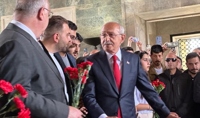 Millet İttifakı'nın Cumhurbaşkanı Adayı ve CHP lideri Kılıçdaroğlu, Anıtkabir'i ziyaret etti