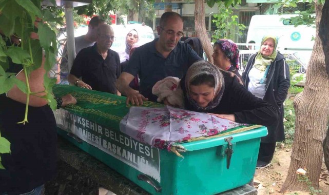 Minik Gülce'nin ölümü Alaşehir'i yasa boğdu