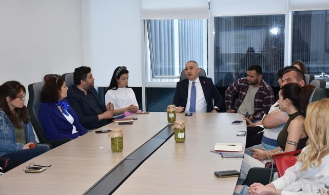 Müdür Öztürk, asma yaprağı üretimi yapan firma temsilcileriyle buluştu