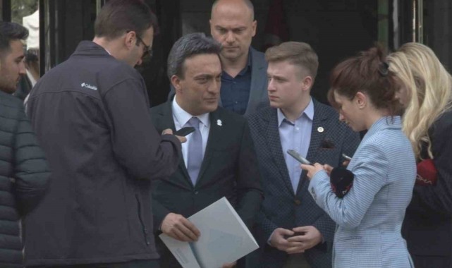 Muharrem İnce'nin adaylıktan çekilme dilekçesi YSK'ya teslim edildi