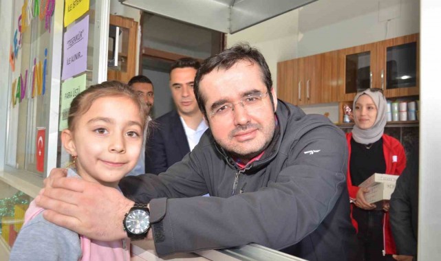 Para yerine 'teşekkürle' alışveriş yapılan kantin açıldı