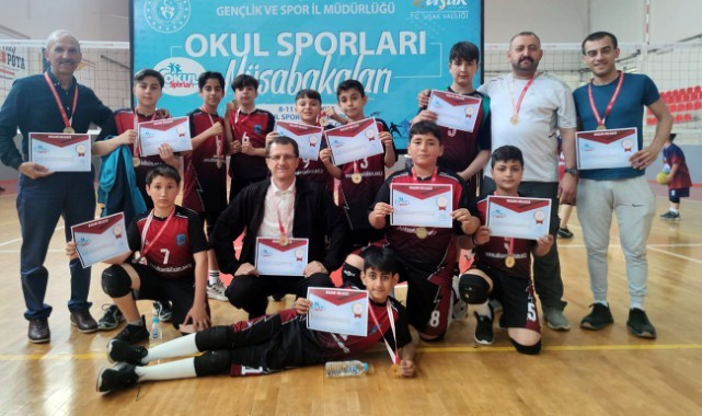 Şadi Turgutlu Ortaokulu Türkiye yarı finallerinde