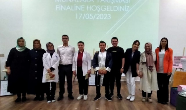 Sarıgöl'de liseler arası münazara yarışması yapıldı