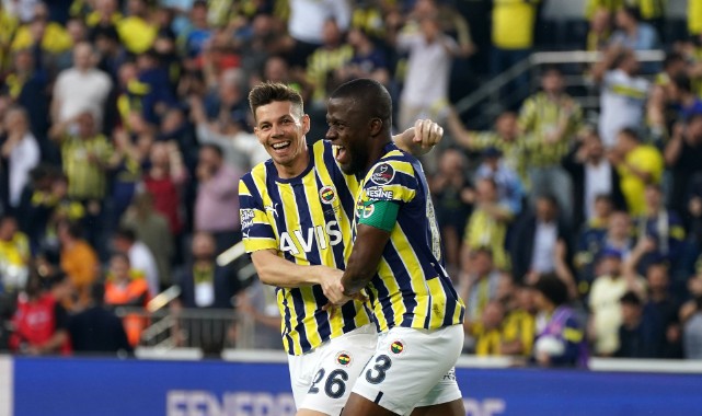 Spor Toto Süper Lig: Fenerbahçe: 1 - FTA Antalyaspor: 0 (İlk yarı) 