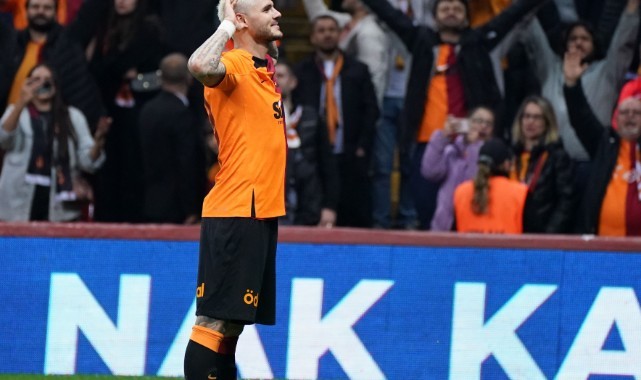 Spor Toto Süper Lig: Galatasaray: 1 - Medipol Başakşehir: 0 (İlk yarı)   