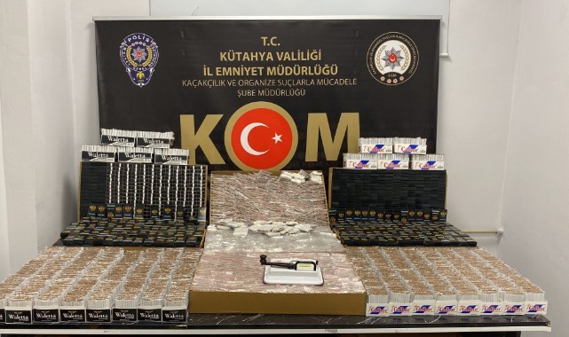 Tavşanlı'da 71 bin 420 dolu, 600 bandrolsüz boş makaron ele geçirildi