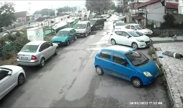 Temizliğe gittiği evde balkondan düşerek hayatını kaybetti 