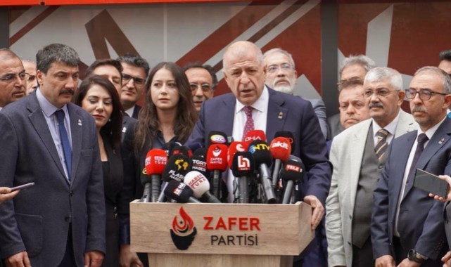 ÜMİT ÖZDAĞ: "SÜRECİ OLUMLU GERÇEKLEŞTİREBİLİRSEK YARIN KILIÇDAROĞLU İLE AÇIKLAMA YAPACAĞIZ"