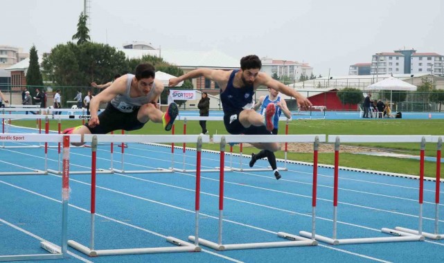 Ünilig Atletizm Türkiye Şampiyonası Manisa'da başladı