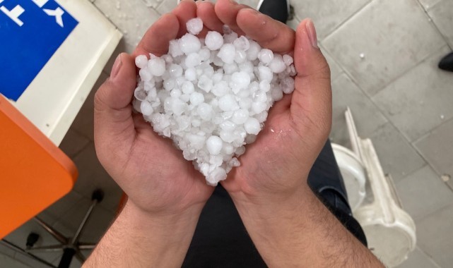 O ilçede üst üste dolu yağdı 