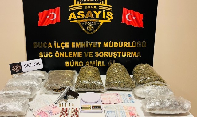 Uyuşturucu tacirleri Buca'da polisten kaçamadı