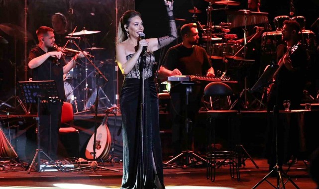 87. Uluslararası Bergama Festivali: Linet, Asklepion'da 18 bin hayranıyla buluştu